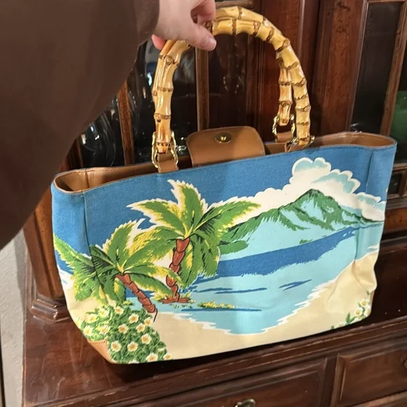 Bueno canvas Hawaiian beaded purse - Picture 4 of 4